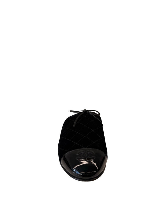 Chanel Black Quilted Velvet / Patent Cap CC Bow Mules. Size: 37.5