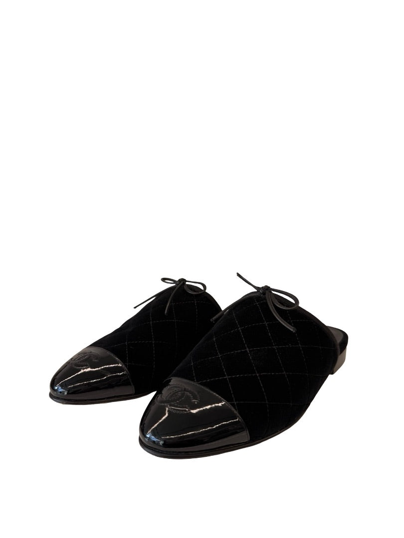 Chanel Black Quilted Velvet / Patent Cap CC Bow Mules. Size: 37.5