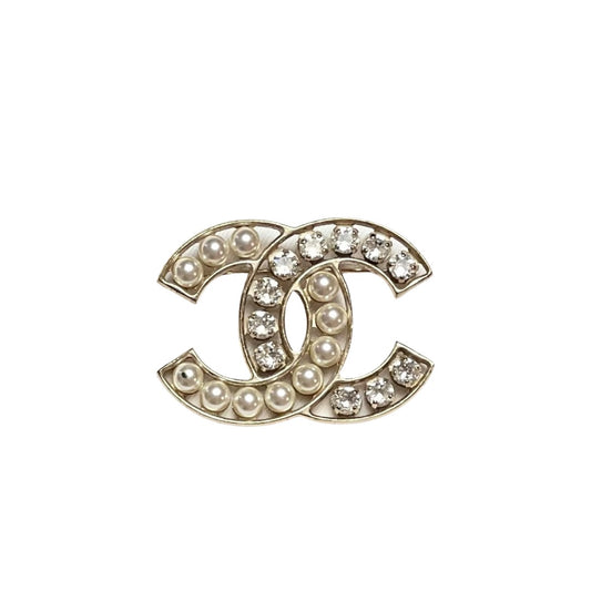 Chanel Gold Pearl Pin Brooch. Size: Medium