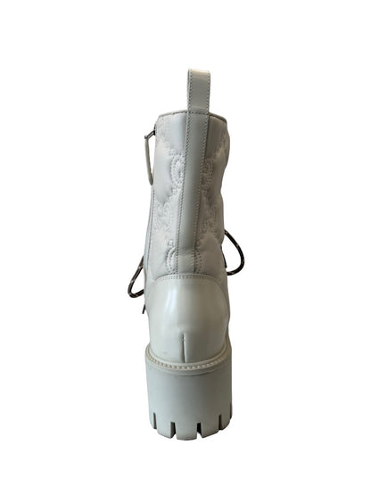 Gucci Neutral GG Matelasse Lace Up Boot. Size: 39