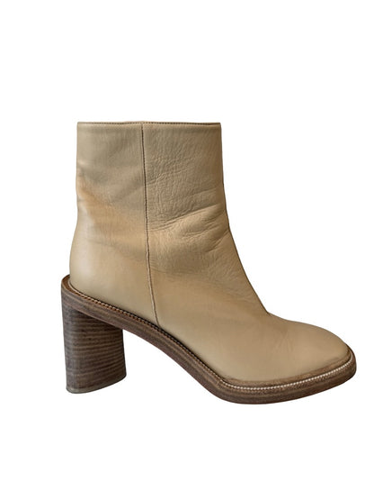 Acne Studios Beige Leather Block Heel Ankle Boot. Size: 39