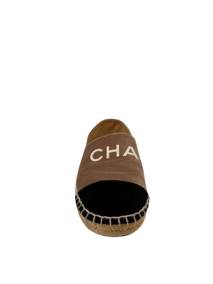 Chanel Biege/Black Split-Logo Velvet Espadrilles. Size: 39