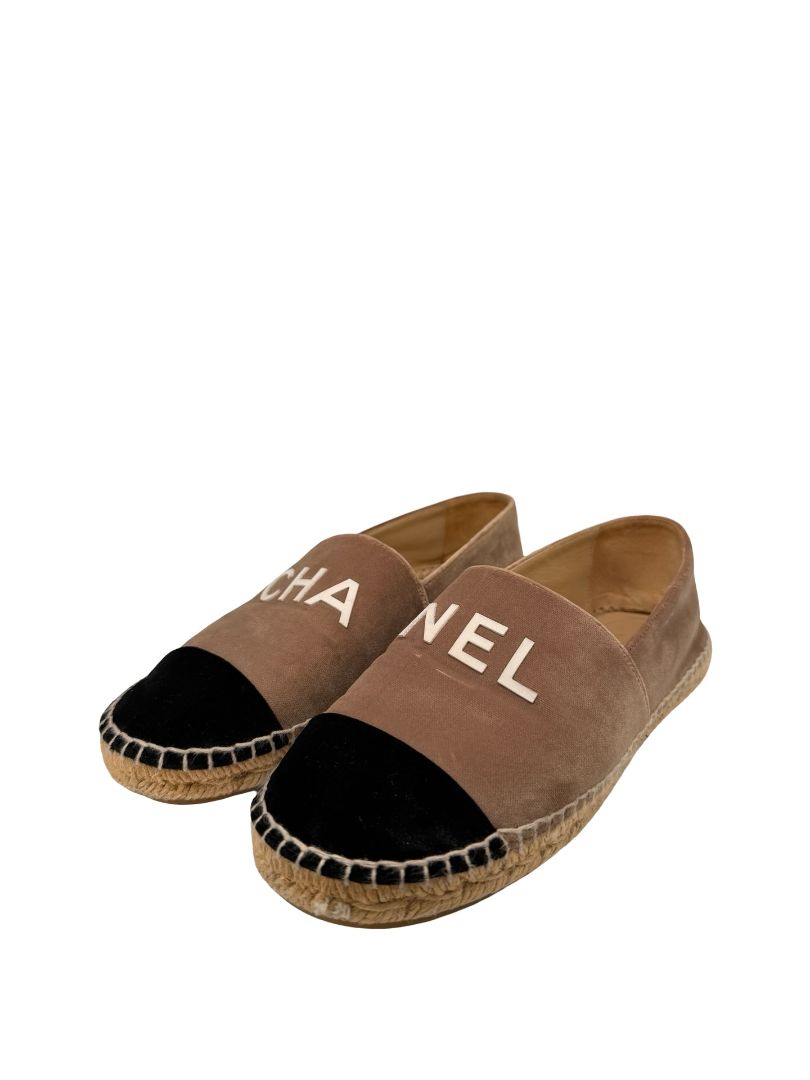 Chanel Biege/Black Split-Logo Velvet Espadrilles. Size: 39