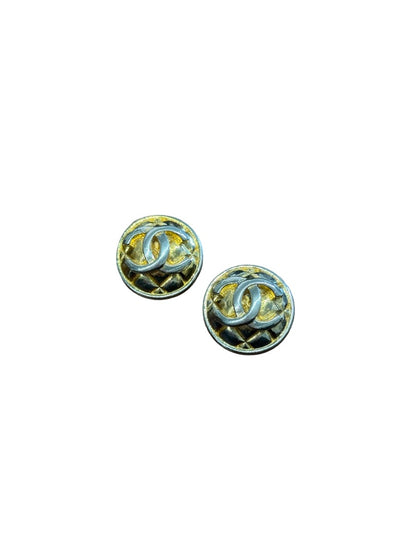 Chanel Gold Vintage CC Clip on Earrings. Size: OS