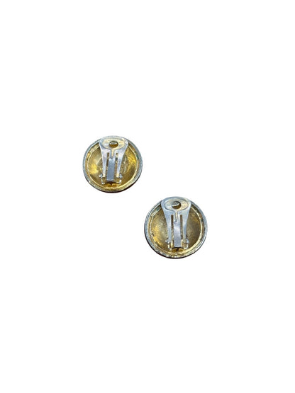 Chanel Gold Vintage CC Clip on Earrings. Size: OS