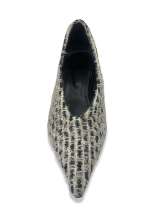 Camilla & Marc White / Black Braided 'Rhys' Pump. Size: 39