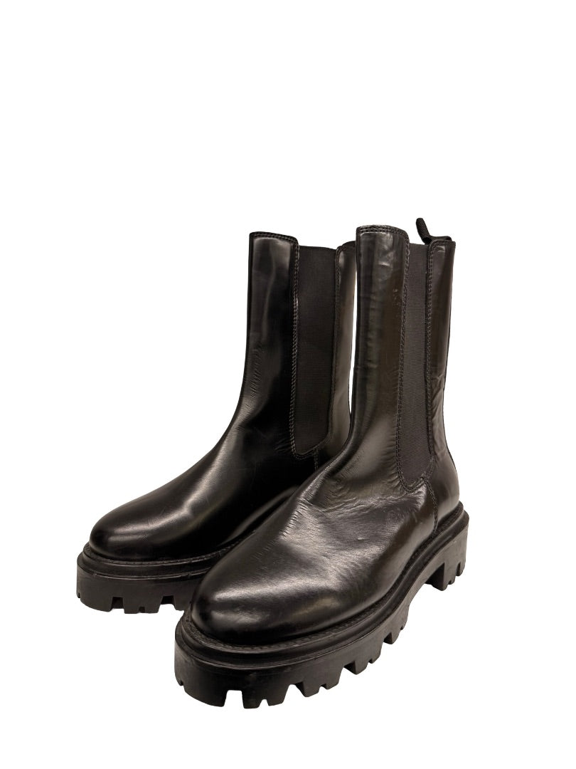 Isabel Marant 'Ceilee' Black Mid-Calf Leather Chelsea Boots. Size: 37