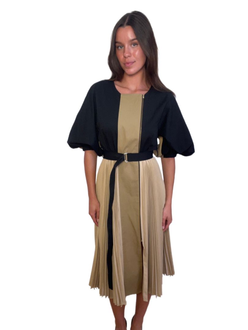 Oroton Black & Tan Pleated Long Sleeve Dress. Size: 10