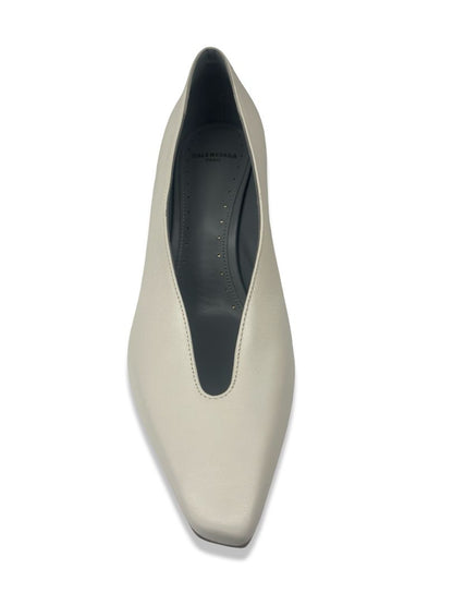 Balenciaga White 'Duchesse 90' Pumps. Size: 38