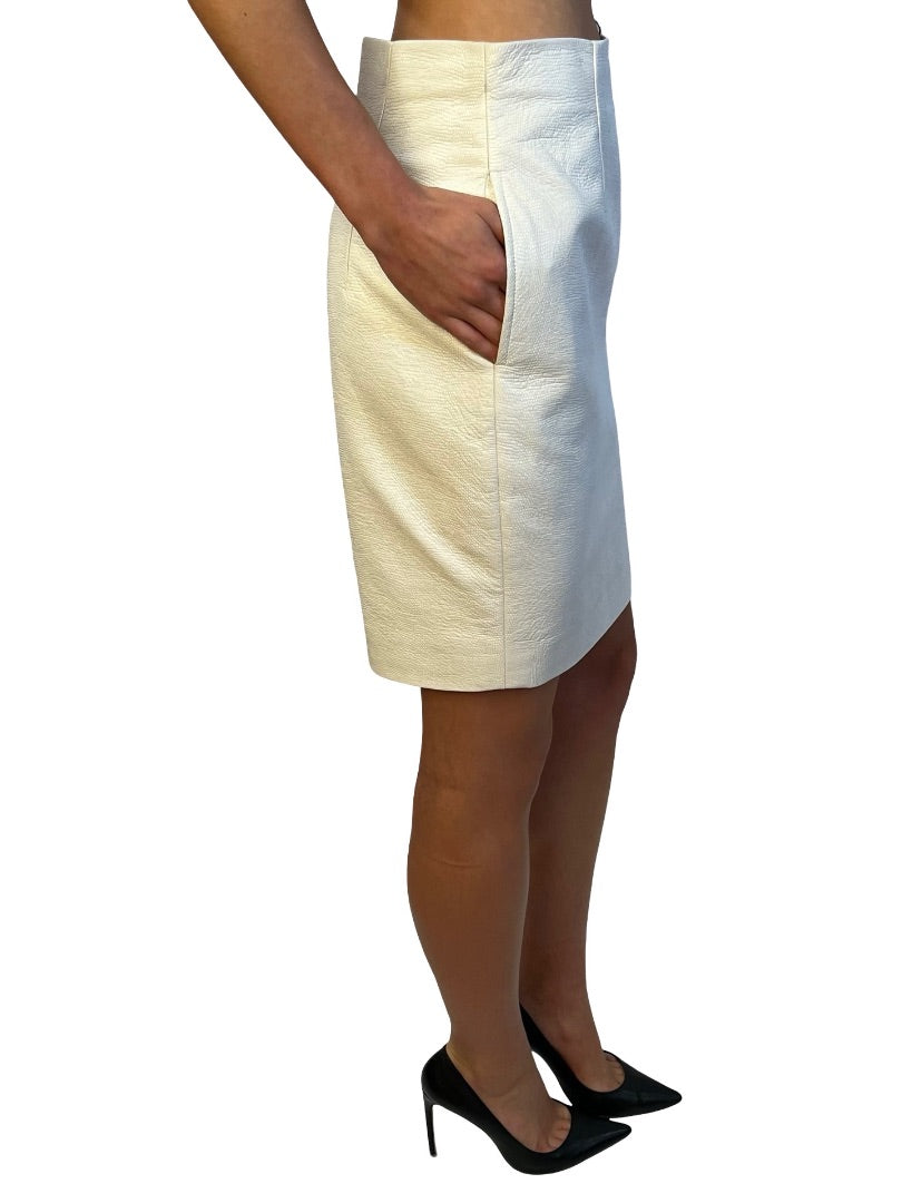 Scanlan Theodore White Croc Effect Mini Skirt. Size: 10