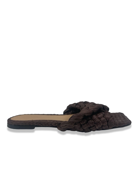 Bottega Veneta Brown Intrecciato Raffia Flat Sandals. Size: 39