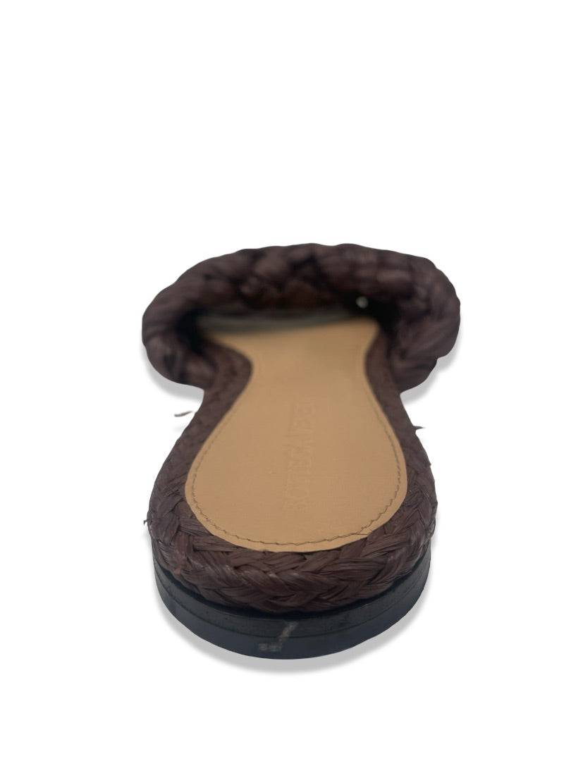 Bottega Veneta Brown Intrecciato Raffia Flat Sandals. Size: 39