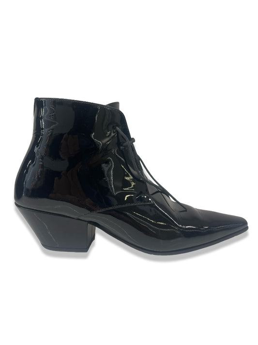 Saint Laurent Black Jonas Patent Leather Ankle Boot. Size: 39