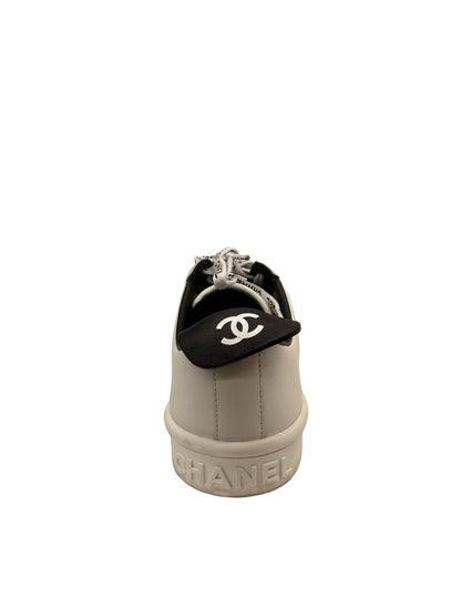 Chanel White Script CC Logo Sneakers. Size: 37