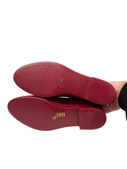 Gucci Burgundy Gloss Rubber Chelsea Ankle Boot. Size: 38