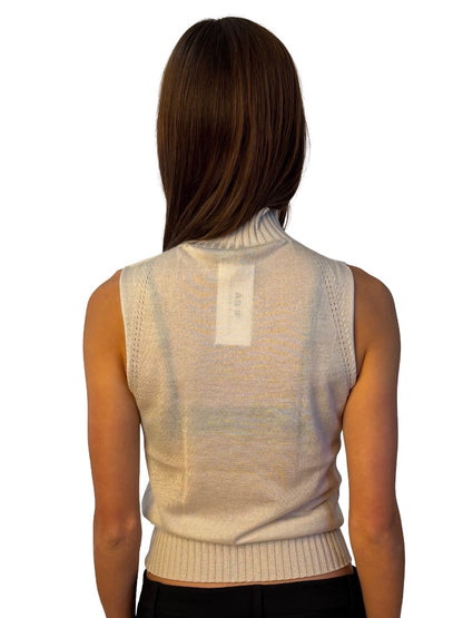 Giorgio Armani Light Grey Cashmere/Silk Mock Neck Sleeveless Top. Size: 46