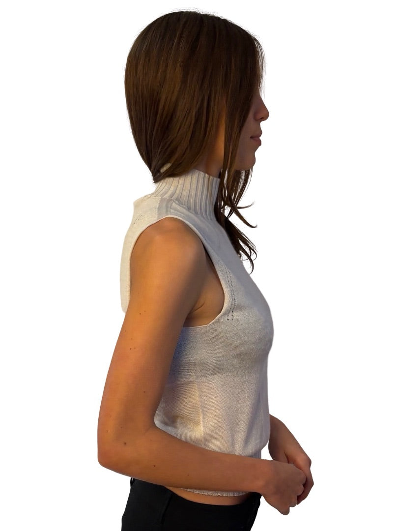 Giorgio Armani Light Grey Cashmere/Silk Mock Neck Sleeveless Top. Size: 46