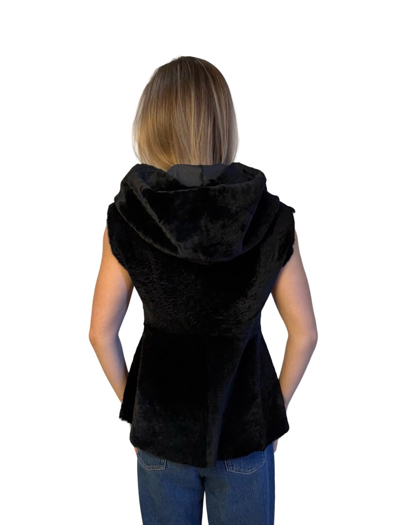 Scanlan Theodore Black Kangaroo Fur & Leather Hooded Vest. Size: 12