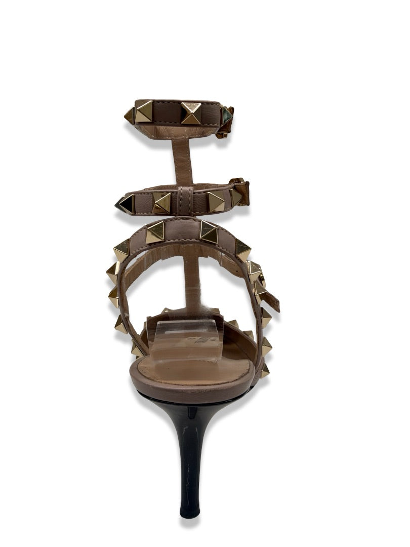 Valentino Garavani Black/Nude Rockstud Cage 65 Pump. Size: 39