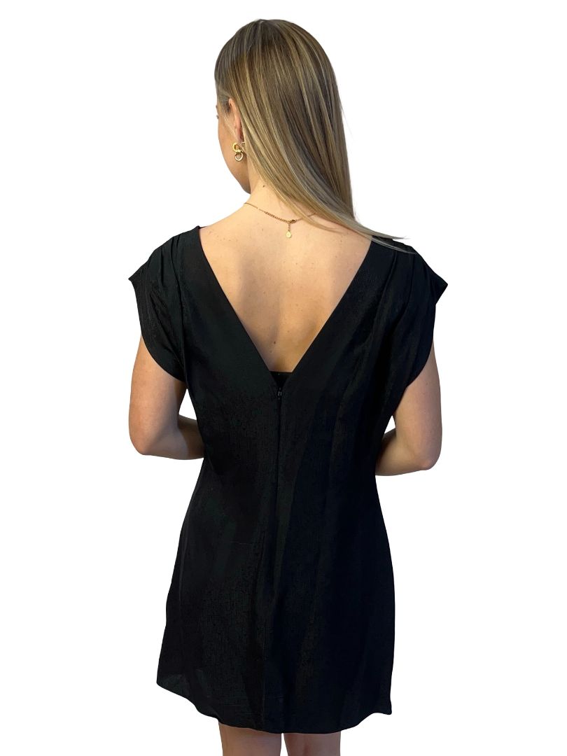 Scanlan Theodore Black Silk Draped Top. Size: 12