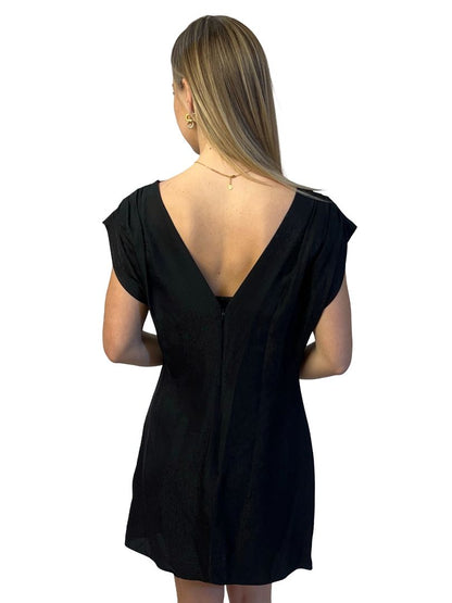 Scanlan Theodore Black Silk Draped Top. Size: 12