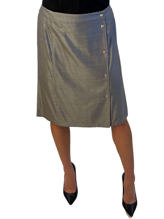 Chanel Silver Metallic-esque Skirt. Size: 40