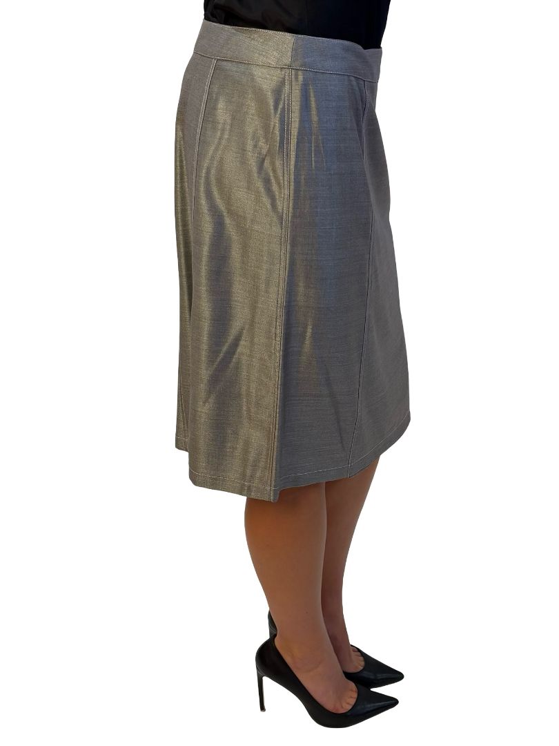 Chanel Silver Metallic-esque Skirt. Size: 40