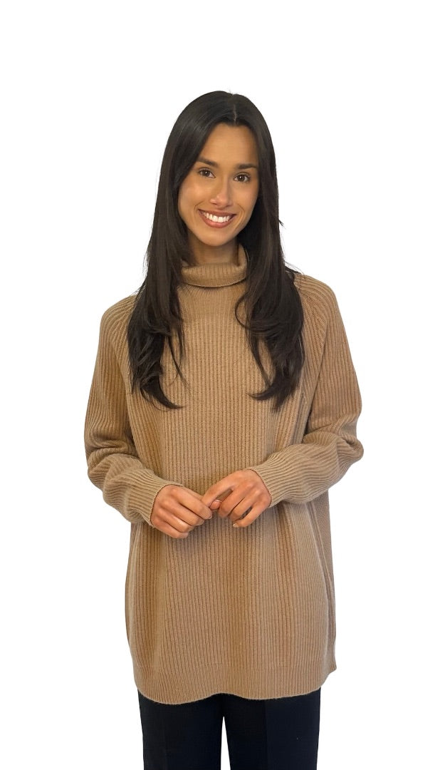 MaxMara Camel Cashmere / Wool Knit Turtleneck. Size: M