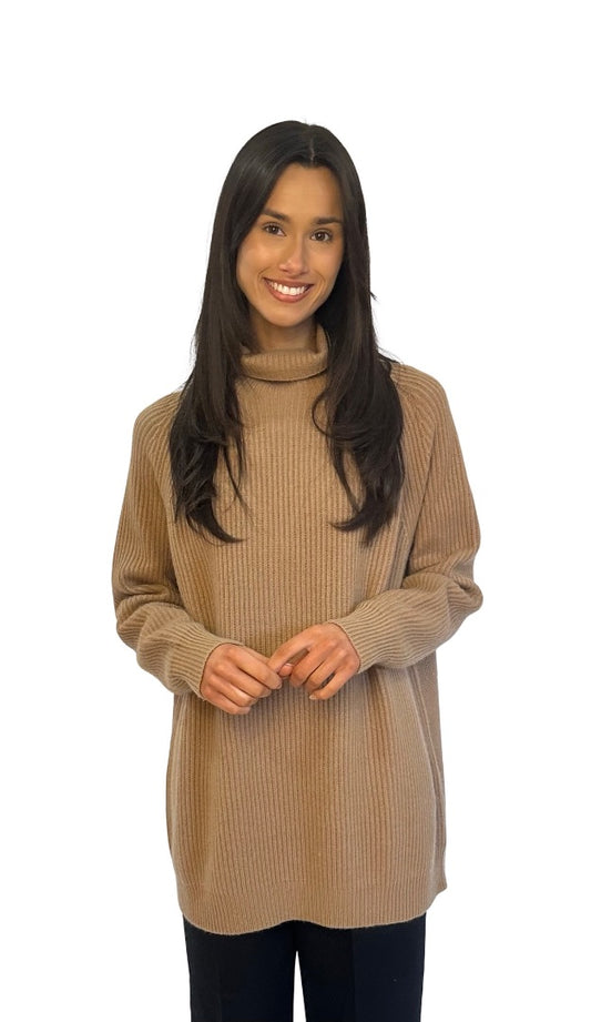 MaxMara Camel Cashmere / Wool Knit Turtleneck. Size: M