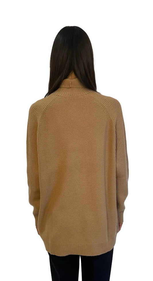 MaxMara Camel Cashmere / Wool Knit Turtleneck. Size: M
