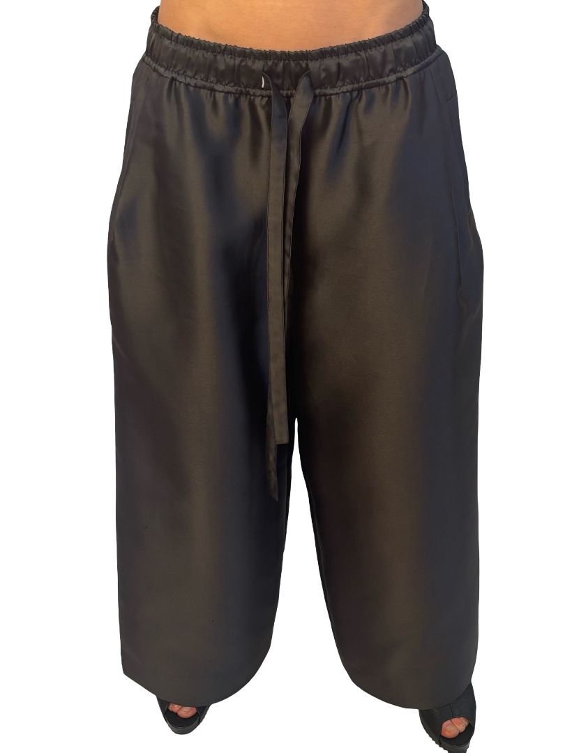 Lee Mathews Charcoal Satin 'Penny' Wide Leg Pant. Size: 3