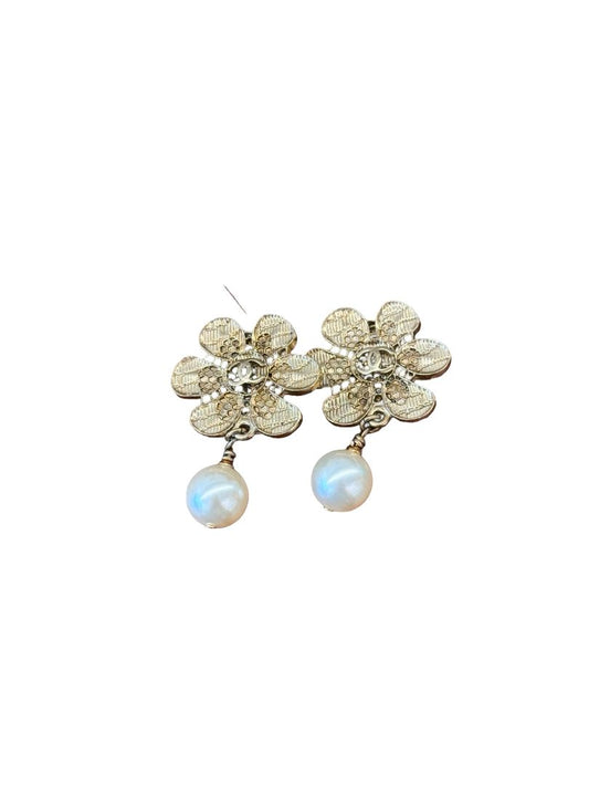 Chanel Gold-toned CC Lace Flower Pearl Dangle Clip On Earrings.
