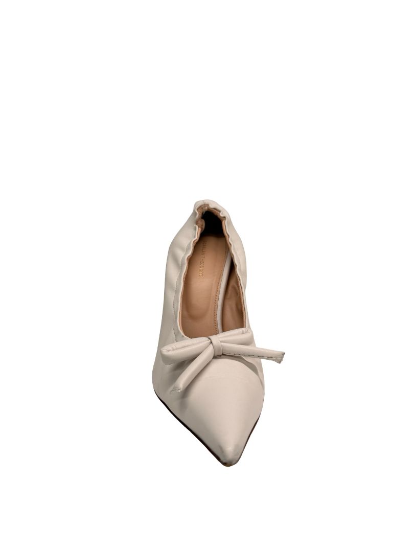 Scanlan Theodore White Puff Bow Pumps. Size: 39