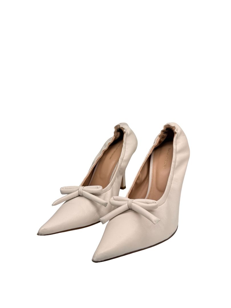 Scanlan Theodore White Puff Bow Pumps. Size: 39