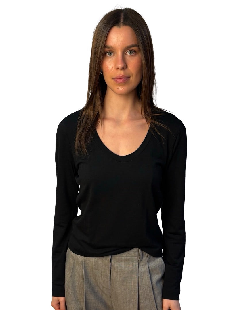 Toni Gard Black Wool Long Sleeve Top. Size: L