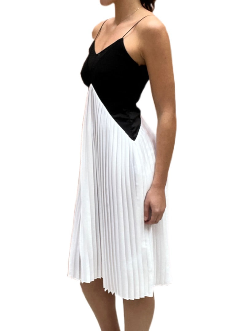 Victoria Beckham White & Black Dress with Mesh. Size: 6