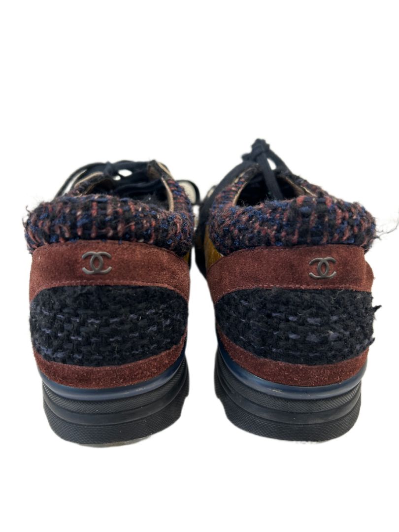 Chanel Gold Black Burgundy Lace Up Rubber Sole Runner. Size: 39