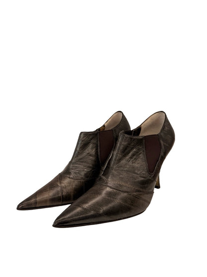 Dolce & Gabbana Dark Brown Stiletto Leather V-Toe Ankle Boot. Size: 39.5