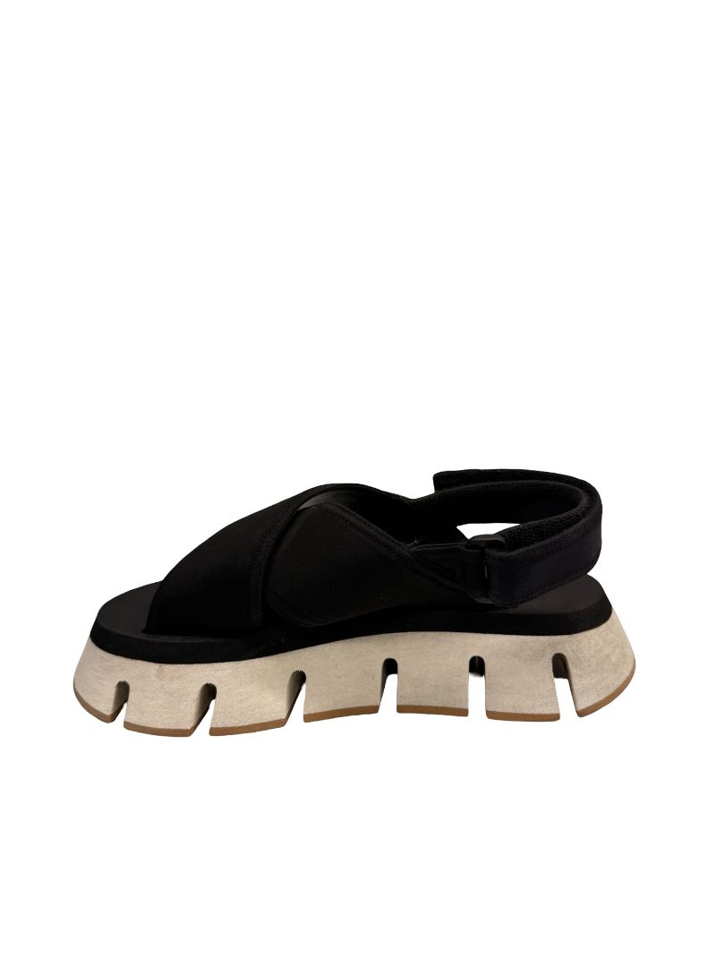 Marni Black Criss Cross Platform Sandals. Size: 38