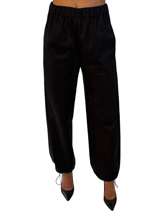 Scanlan Theodore Black 'Mignon' Tech Cargo Ankle Drawcord Pants. Size: 6