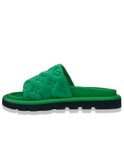 Louis Vuitton Green Technical Fabric Embossed Monogram Pool Pillow Comfort Slides. Size: 40