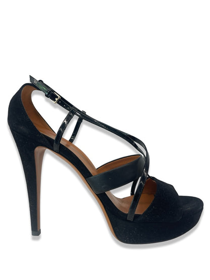 Gucci Black Suede Platform Heel w/ Patent Strap. Size: 40