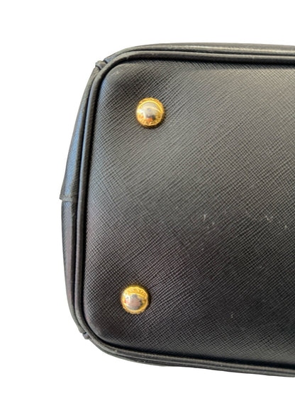 Prada Black 'Galleria' Saffiano Leather Handbag. Size: Large