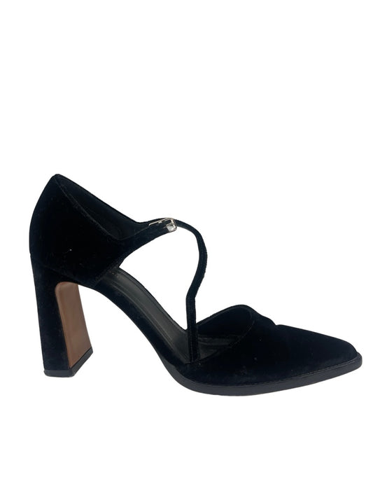 Celine Black Velvet Heels. Size: 36