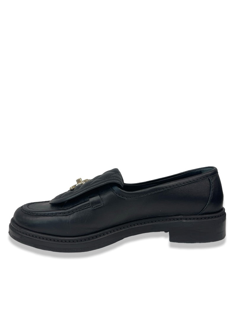 Chanel Black Lambskin CC Quilted Loafers. Size: 38.5 C