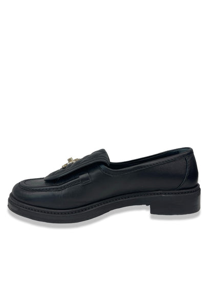 Chanel Black Lambskin CC Quilted Loafers. Size: 38.5 C