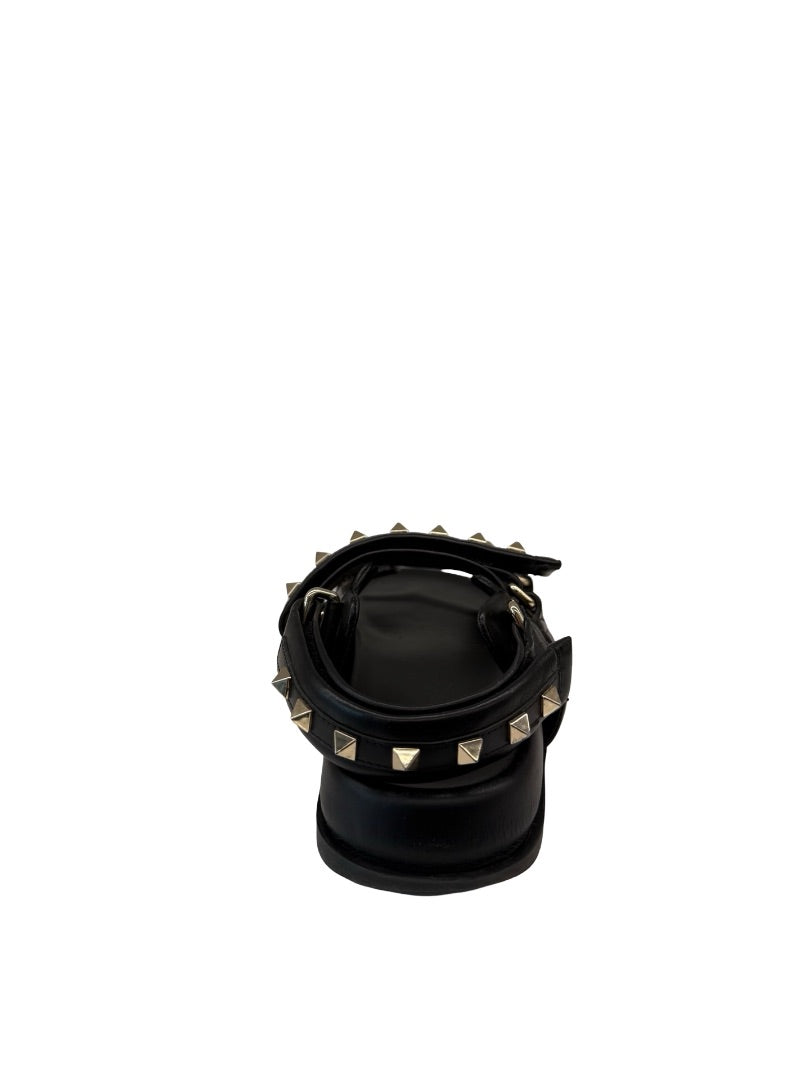 Valentino Garavani Black Rockstud Footbed Sandal. Size: 40