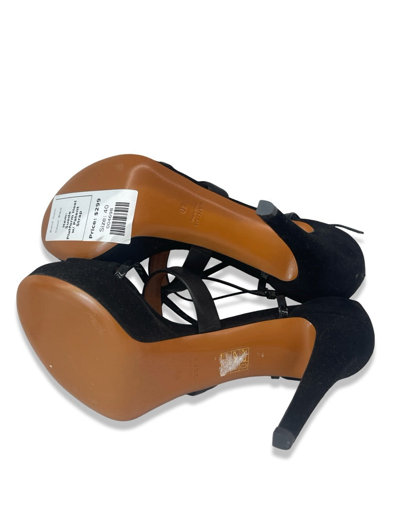 Gucci Black Suede Platform Heel w/ Patent Strap. Size: 40