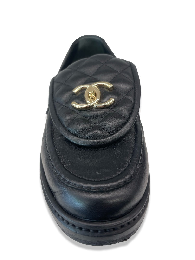 Chanel Black Lambskin CC Quilted Loafers. Size: 38.5 C
