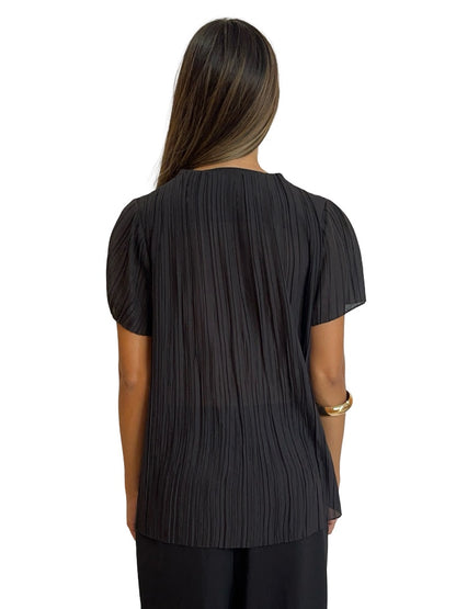 Burberry Black Embroidered Swan Shoulder T-Shirt. Size: M